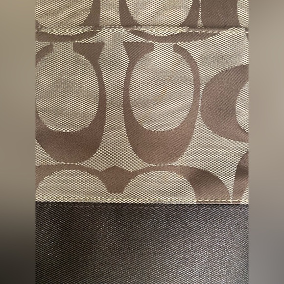 COACH - Vintage Y2K adjustable crossbody bag | signature print | silver hardware - Picture 7 of 7